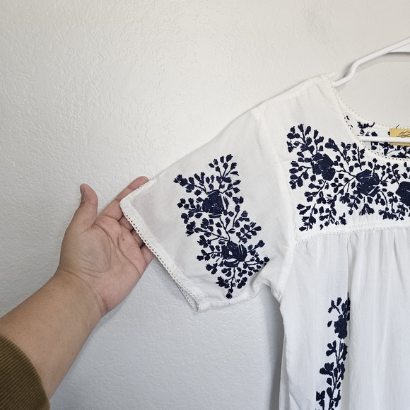 Roller Rabbit | Embroidered Cotton Dress White Blue, Womens Small - Picture 3 of 6